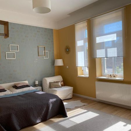 Studio 18 Sopron Bagian luar foto