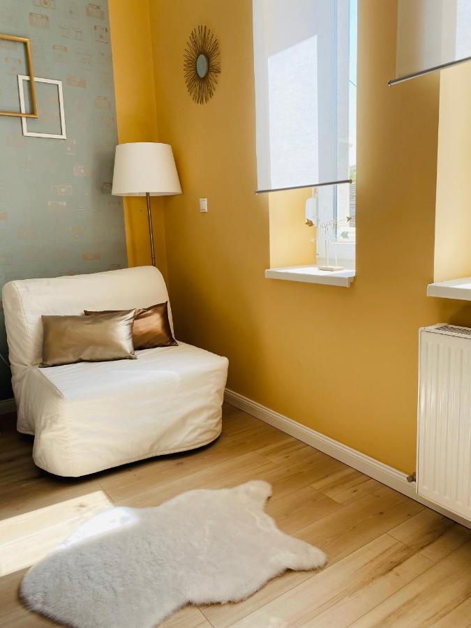 Studio 18 Sopron Bagian luar foto