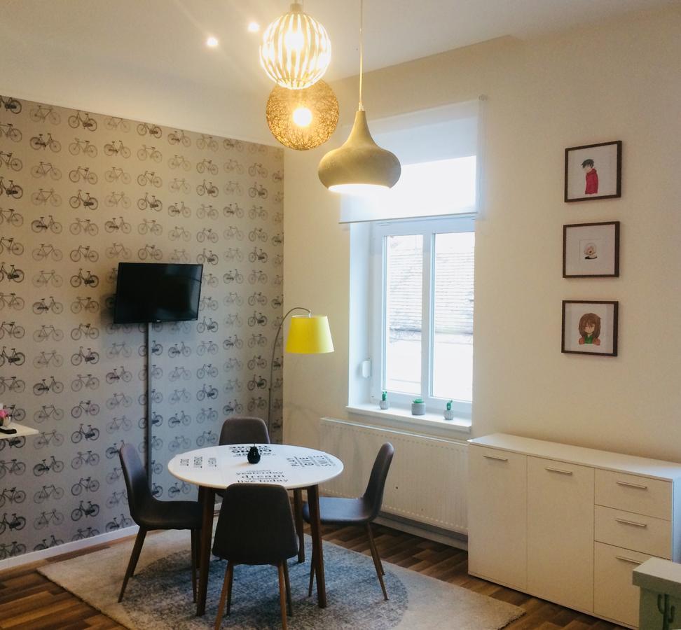 Studio 18 Sopron Bagian luar foto